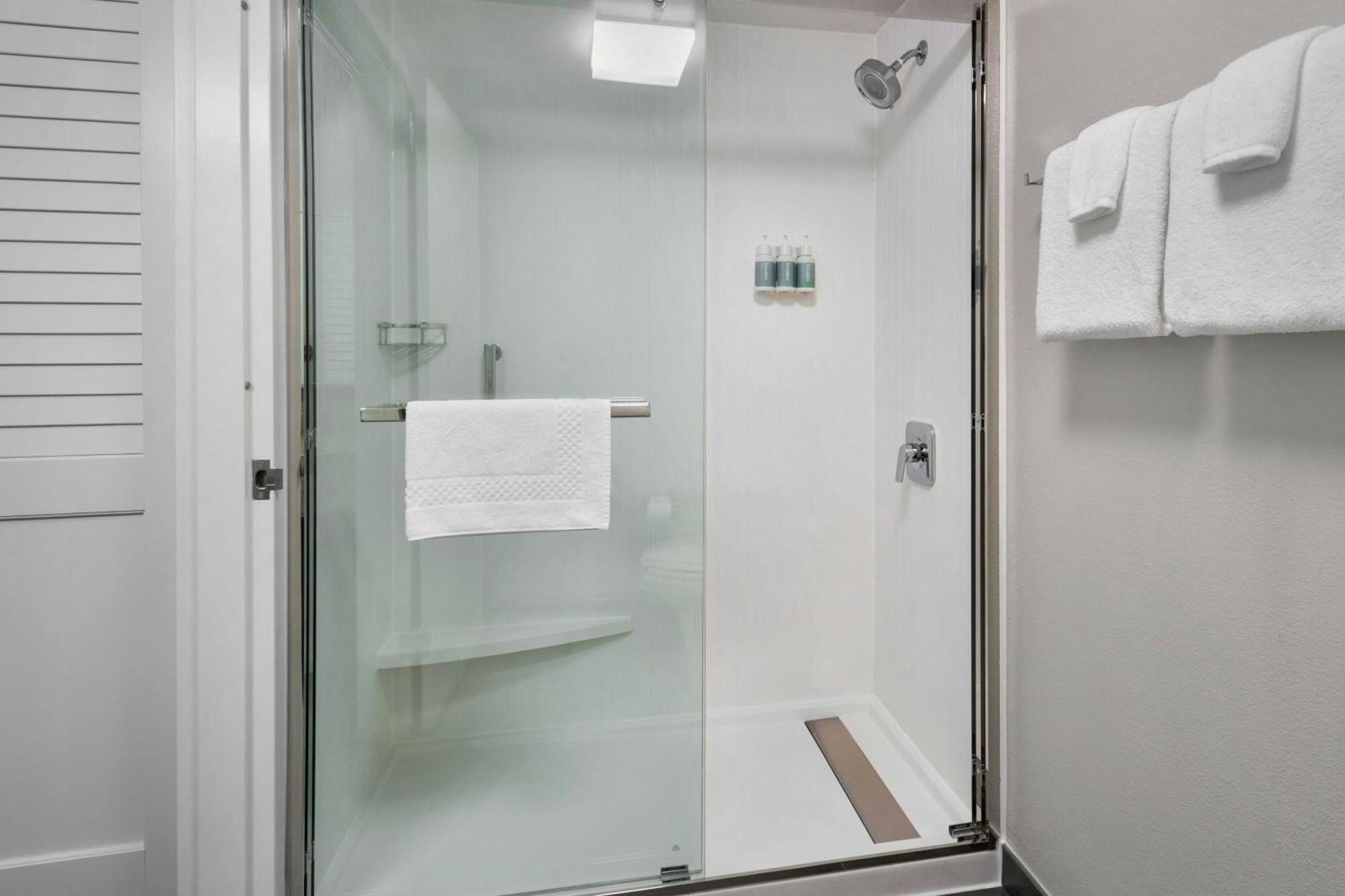 Courtyard By Marriott New Carrollton Landover Buitenkant foto